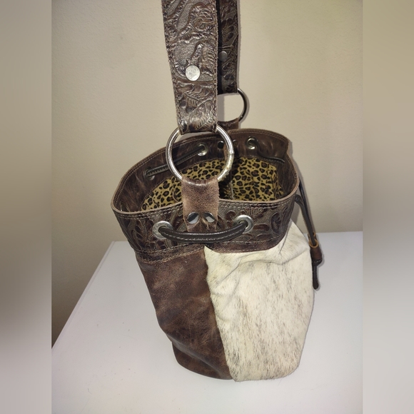 Handmade leather cowhide handbag - Picture 6 of 8